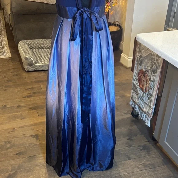 SLNY ombre Blue Sleeveless Gown - Picture 8 of 10